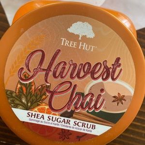 Tree Hut Harvest Chai scrub ✨RARE✨